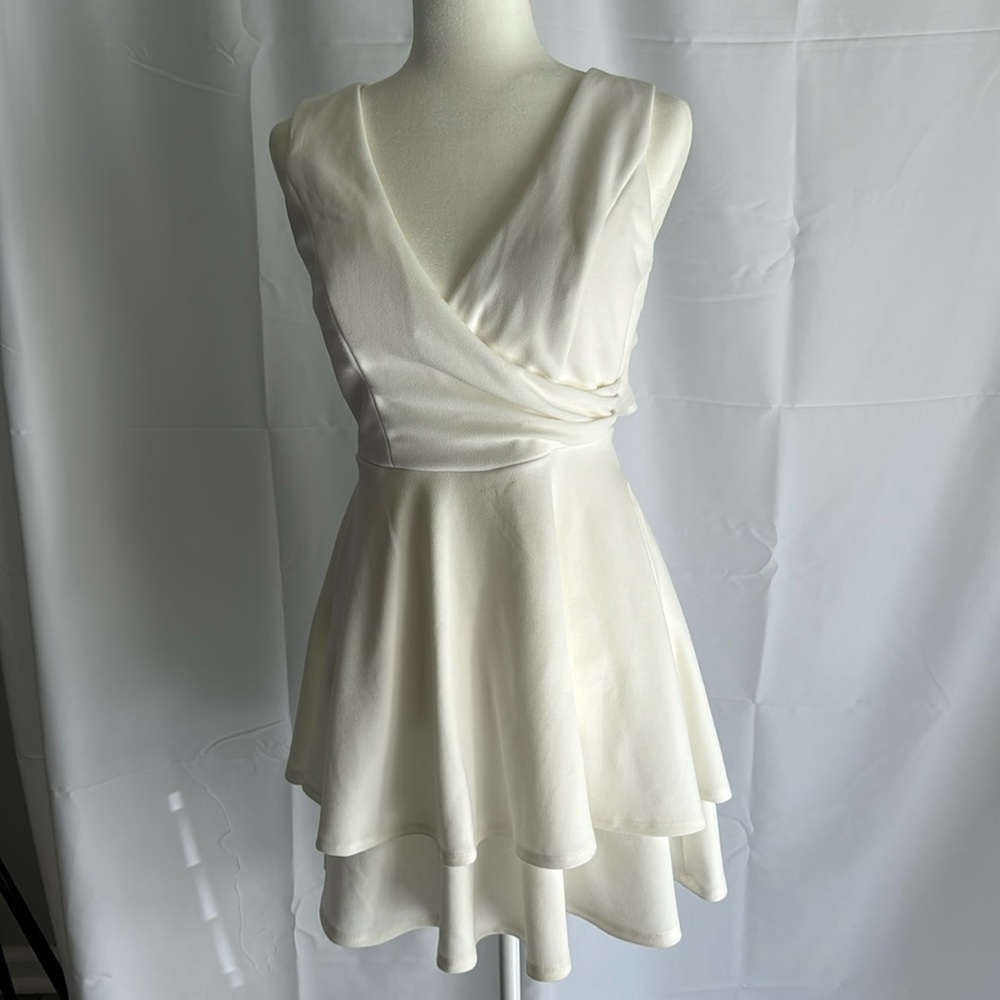 White tiered‎ skater  dress sz medium Emerald Sundae